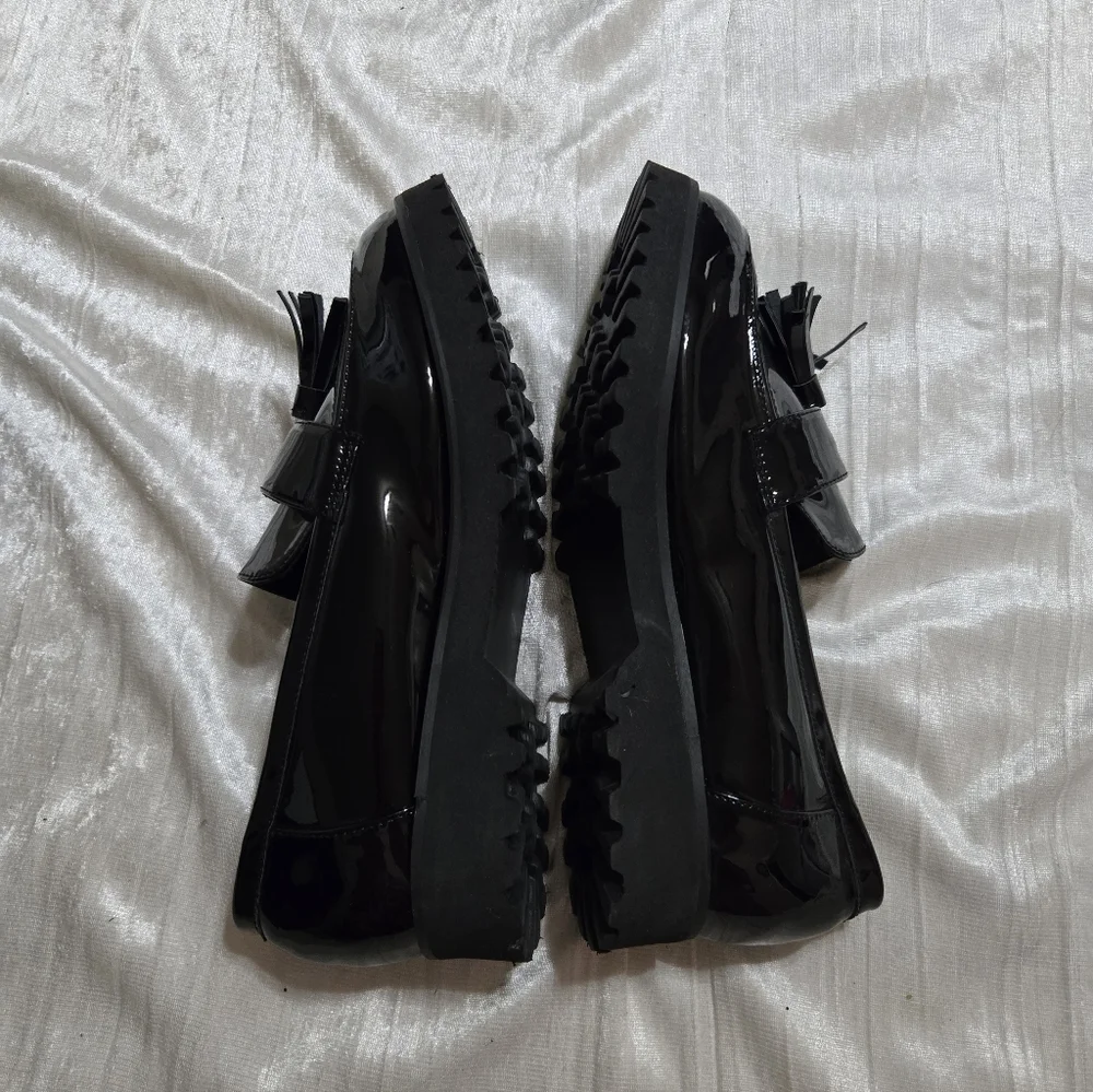 Jones New York Black Patent Tassel Lug Loafers Size 8 NWOB.